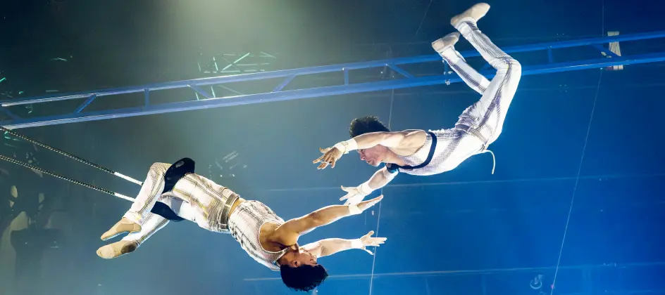 Flic Flac startet Vorverkauf für 13 X-Mas-Show in Nürnberg