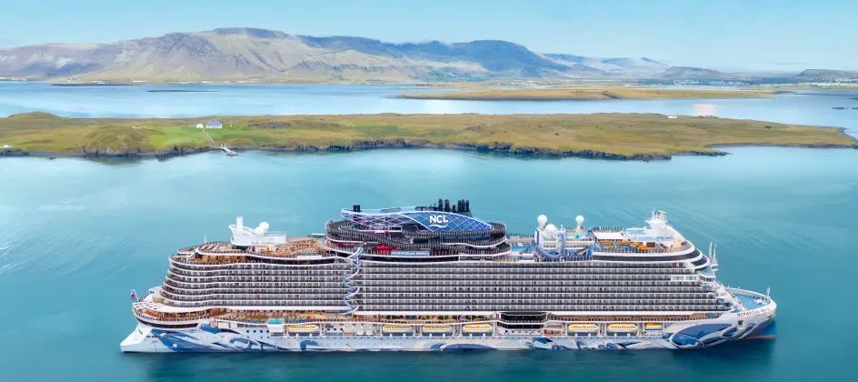Norwegian Cruise Line bietet in der Hauptreisezeit 2027 fast 500 Kreuzfahrten weltweit an